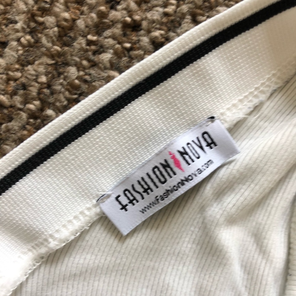 White Crop Top - Picture 3 of 4